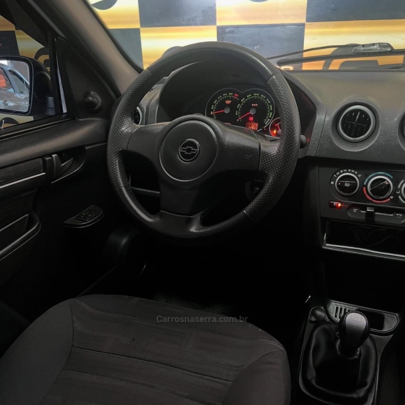 PRISMA 1.0 MPFI LT 8V FLEX 4P MANUAL - 2011 - PORTãO