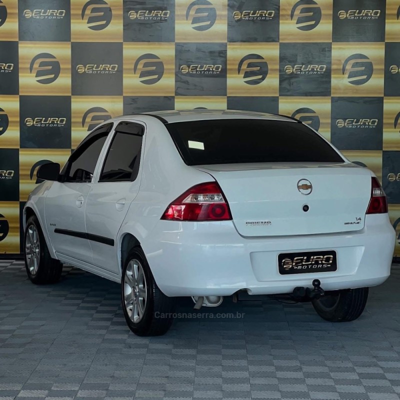 PRISMA 1.0 MPFI LT 8V FLEX 4P MANUAL - 2011 - PORTãO