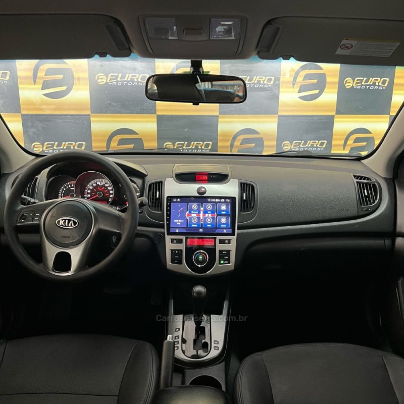 CERATO 1.6 E.221 SEDAN 16V GASOLINA 4P AUTOMÁTICO - 2010 - PORTãO