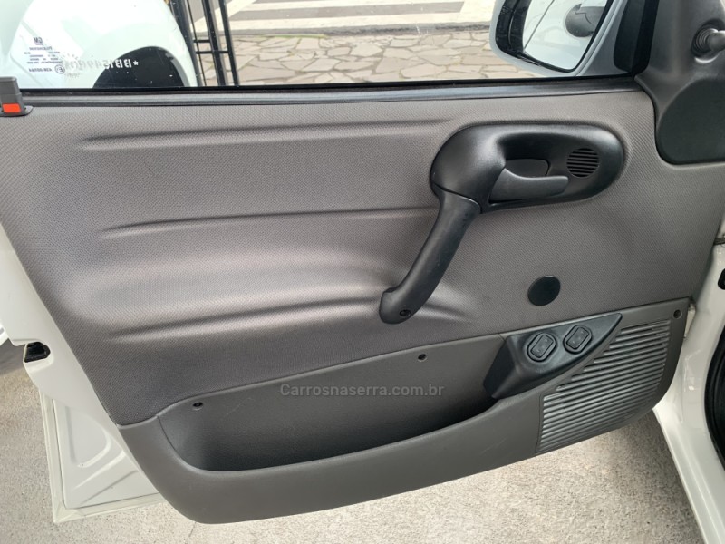 CLASSIC 1.0 MPFI LS 8V FLEX 4P MANUAL - 2011 - CAXIAS DO SUL