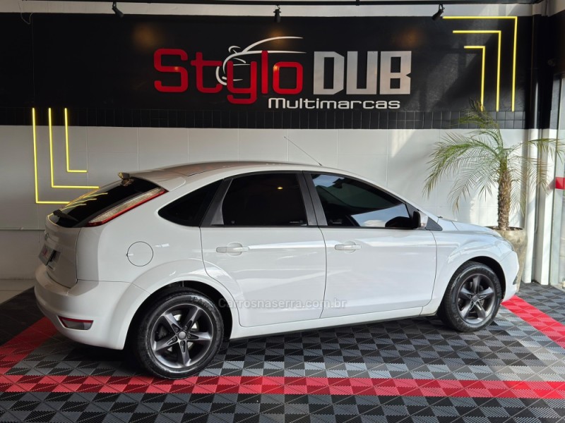 FOCUS 1.6 GLX 8V FLEX 4P MANUAL - 2011 - ESTâNCIA VELHA