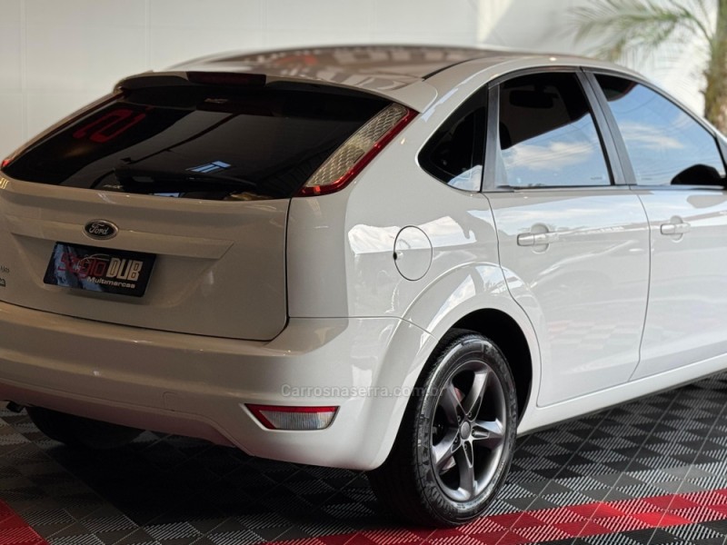 FOCUS 1.6 GLX 8V FLEX 4P MANUAL - 2011 - ESTâNCIA VELHA