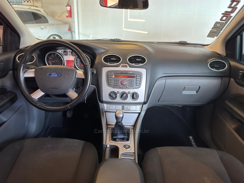 FOCUS 1.6 GLX 8V FLEX 4P MANUAL - 2011 - ESTâNCIA VELHA