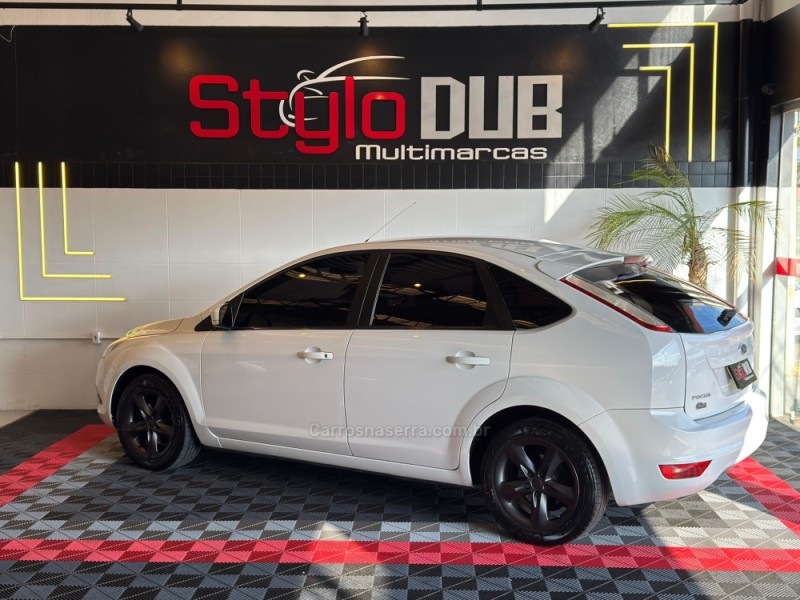FOCUS 1.6 GLX 8V FLEX 4P MANUAL - 2011 - ESTâNCIA VELHA