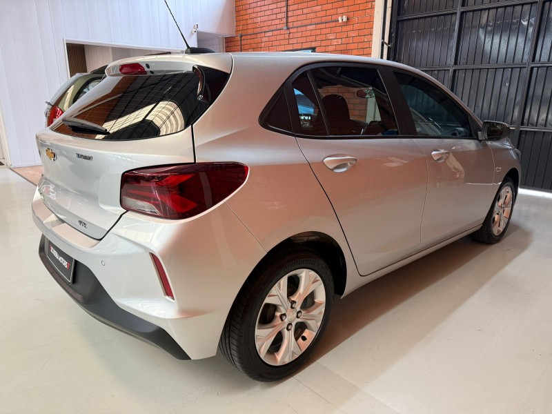 ONIX 1.0 LTZ 12V TURBO FLEX 4P MANUAL - 2023 - BENTO GONçALVES