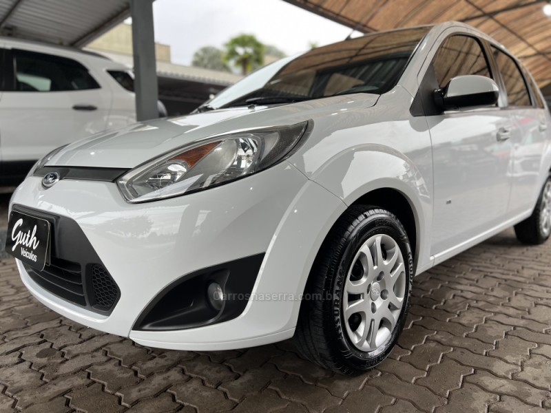 FIESTA 1.6 ROCAM SE 8V FLEX 4P MANUAL - 2014 - BOM PRINCíPIO