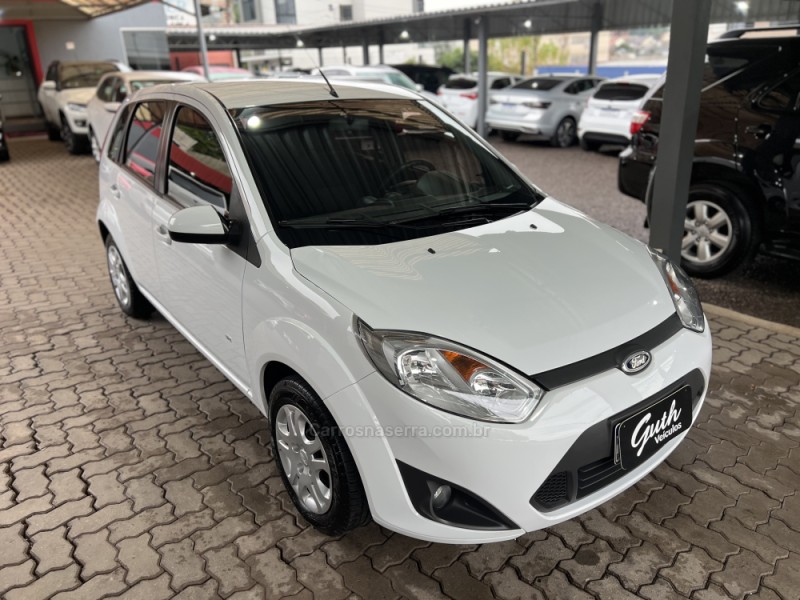 FIESTA 1.6 ROCAM SE 8V FLEX 4P MANUAL - 2014 - BOM PRINCíPIO