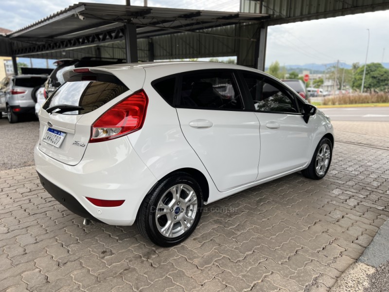FIESTA 1.6 SE HATCH 16V FLEX 4P AUTOMÁTICO - 2016 - BOM PRINCíPIO