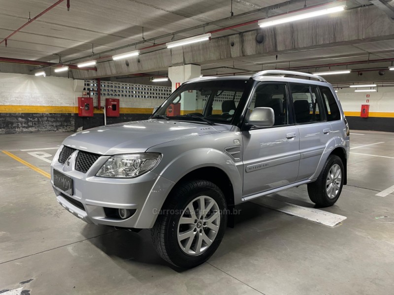 PAJERO TR4 2.0 4X2 16V 140CV FLEX 4P AUTOMÁTICO - 2010 - CAXIAS DO SUL