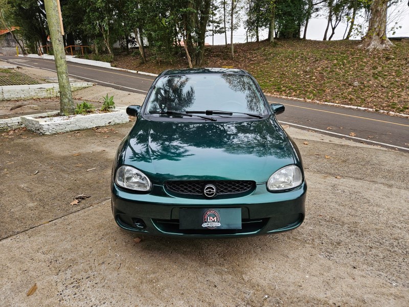 CORSA 1.0 MPFI MILENIUM II SEDAN 8V GASOLINA 4P MANUAL - 2001 - VENâNCIO AIRES