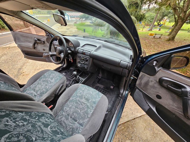 CORSA 1.0 MPFI MILENIUM II SEDAN 8V GASOLINA 4P MANUAL - 2001 - VENâNCIO AIRES