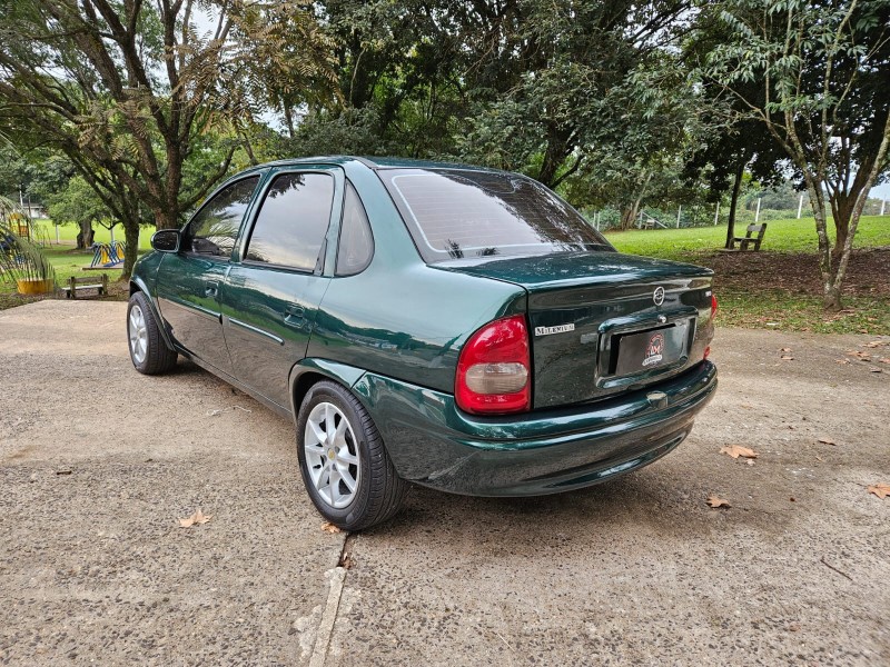 CORSA 1.0 MPFI MILENIUM II SEDAN 8V GASOLINA 4P MANUAL - 2001 - VENâNCIO AIRES