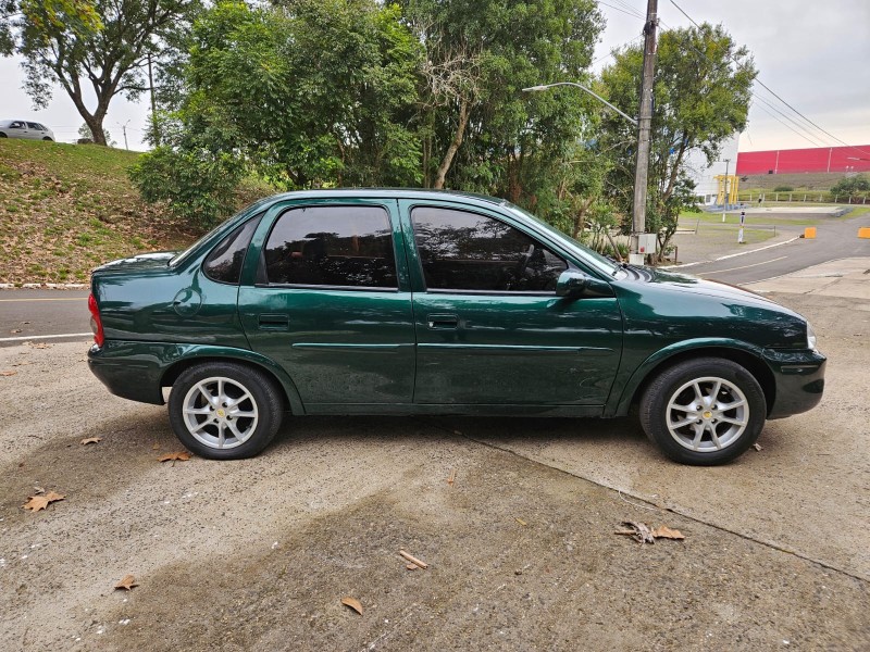 CORSA 1.0 MPFI MILENIUM II SEDAN 8V GASOLINA 4P MANUAL - 2001 - VENâNCIO AIRES