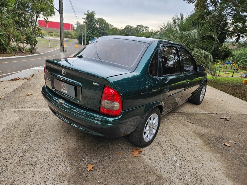 CORSA 1.0 MPFI MILENIUM II SEDAN 8V GASOLINA 4P MANUAL - 2001 - VENâNCIO AIRES