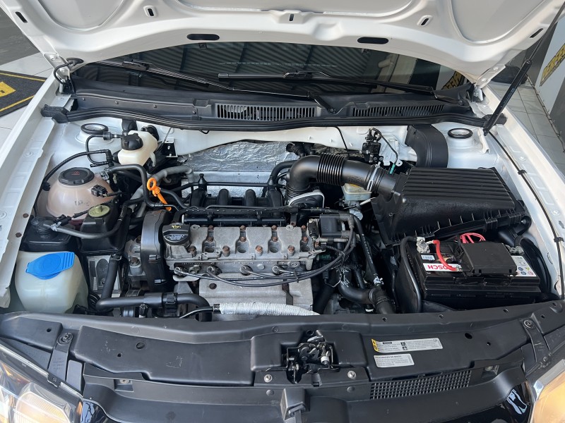 GOLF 1.6 MI SPORTLINE 8V FLEX 4P MANUAL - 2013 - PORTãO
