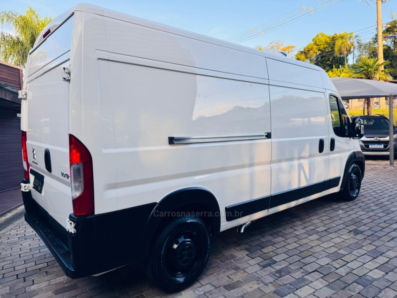 BOXER 2.3 HDI 350 FURGÃO MÉDIO TETO ELEVADO 8V DIESEL 3P MANUAL - 2019 - DOIS IRMãOS