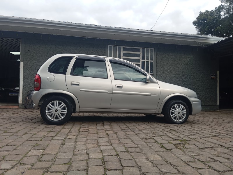 CORSA 1.0 MPFI MILENIUM 8V GASOLINA 4P MANUAL - 2002 - CAXIAS DO SUL