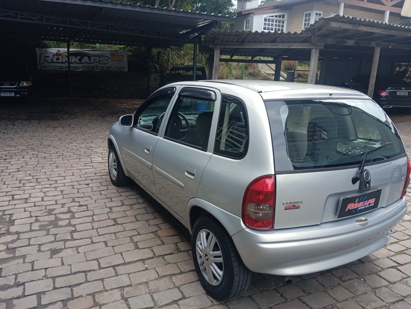 CORSA 1.0 MPFI MILENIUM 8V GASOLINA 4P MANUAL - 2002 - CAXIAS DO SUL