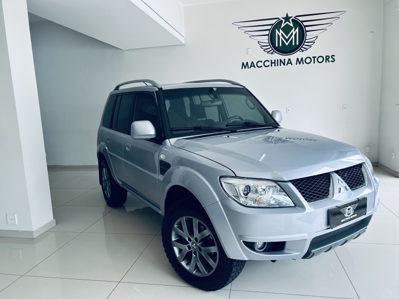 PAJERO TR4 2.0 4X2 16V 140CV FLEX 4P MANUAL - 2014 - CAXIAS DO SUL