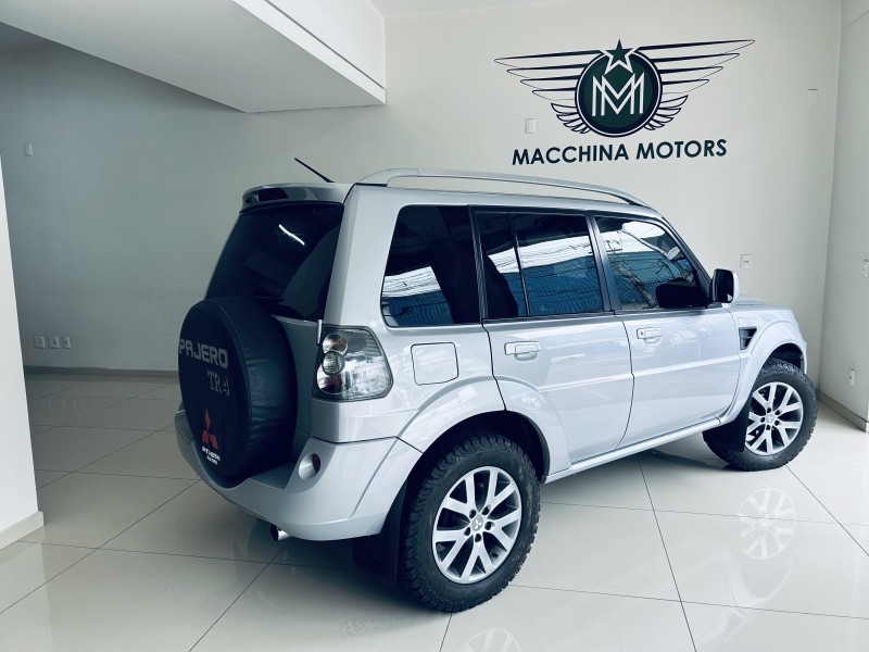 PAJERO TR4 2.0 4X2 16V 140CV FLEX 4P MANUAL - 2014 - CAXIAS DO SUL
