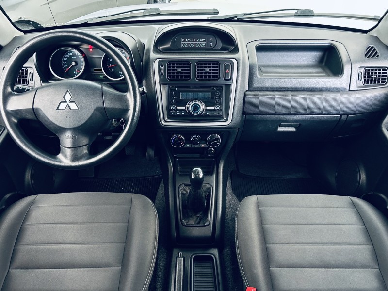 PAJERO TR4 2.0 4X2 16V 140CV FLEX 4P MANUAL - 2014 - CAXIAS DO SUL