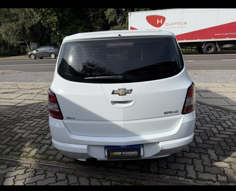 SPIN 1.8 LT 8V FLEX 4P MANUAL - 2015 - NOVA PETRóPOLIS