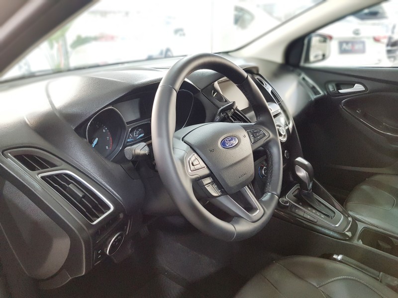 FOCUS 2.0 TITANIUM PLUS FASTBACK 16V FLEX 4P AUTOMÁTICO - 2016 - CAXIAS DO SUL
