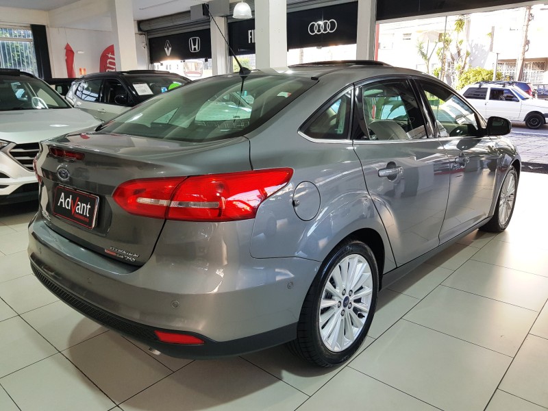 FOCUS 2.0 TITANIUM PLUS FASTBACK 16V FLEX 4P AUTOMÁTICO - 2016 - CAXIAS DO SUL