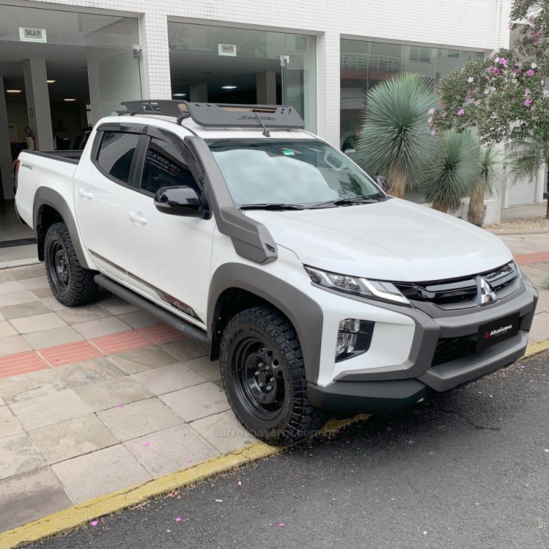 L200 TRITON 2.4 16V SPORT SAVANA DIESEL CD TURBO 4P 4X4 AUTOMÁTICO - 2025 - FLORES DA CUNHA