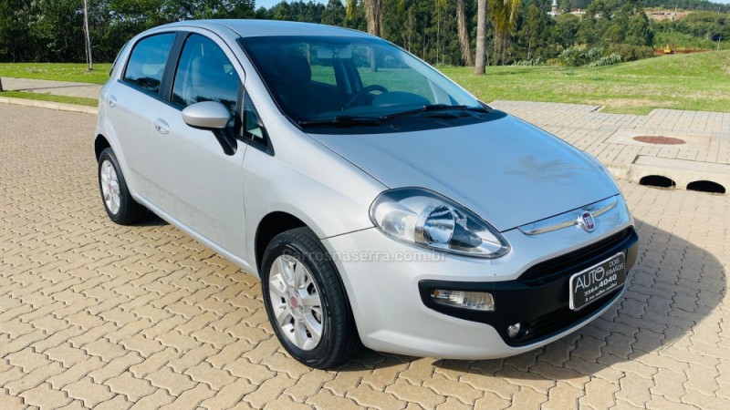 PUNTO 1.4 ATTRACTIVE 8V FLEX 4P MANUAL - 2013 - DOIS IRMãOS