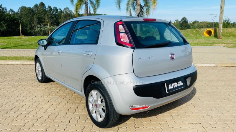 PUNTO 1.4 ATTRACTIVE 8V FLEX 4P MANUAL - 2013 - DOIS IRMãOS