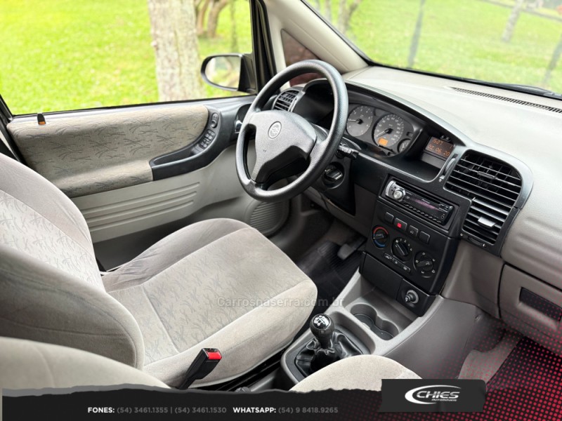 ZAFIRA 2.0 MPFI 16V GASOLINA 4P MANUAL - 2003 - CARLOS BARBOSA