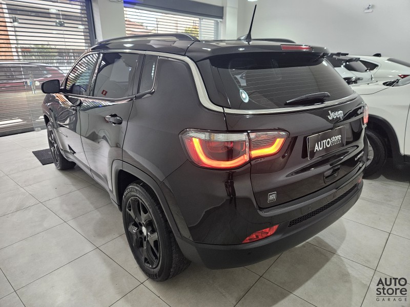 COMPASS 2.0 16V FLEX LIMITED AUTOMÁTICO - 2017 - CAXIAS DO SUL