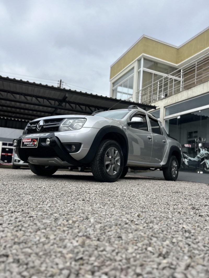 DUSTER OROCH 1.6 16V FLEX DYNAMIQUE 4P MANUAL - 2018 - CARAZINHO