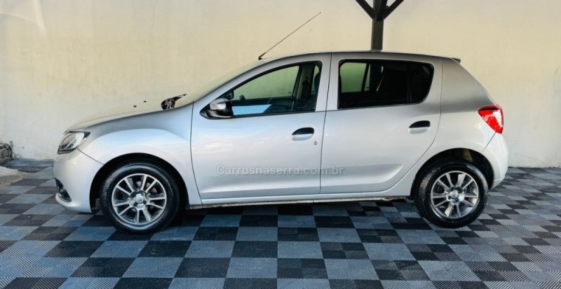 SANDERO 1.0 AUTHENTIQUE 16V FLEX 4P MANUAL - 2015 - NOVO HAMBURGO