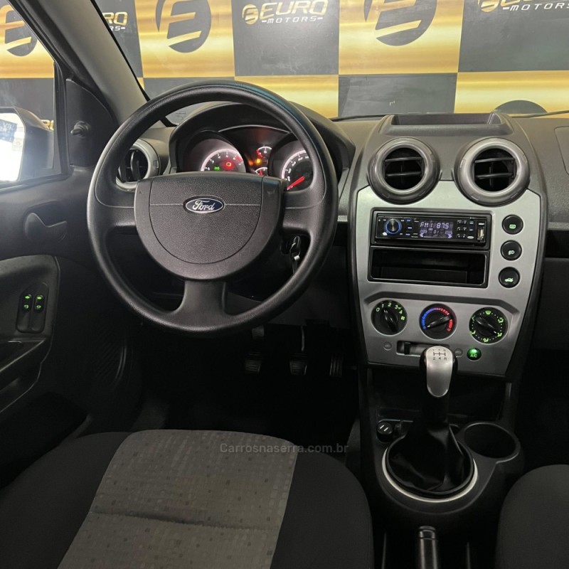 FIESTA 1.6 MPI FIRST SEDAN 8V FLEX 4P MANUAL - 2013 - PORTãO