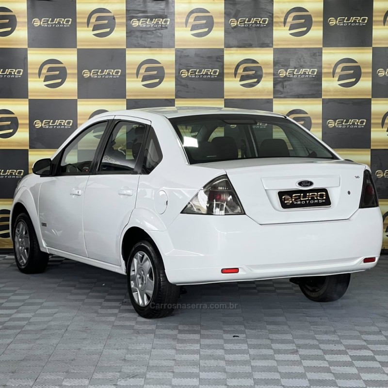 FIESTA 1.6 MPI FIRST SEDAN 8V FLEX 4P MANUAL - 2013 - PORTãO