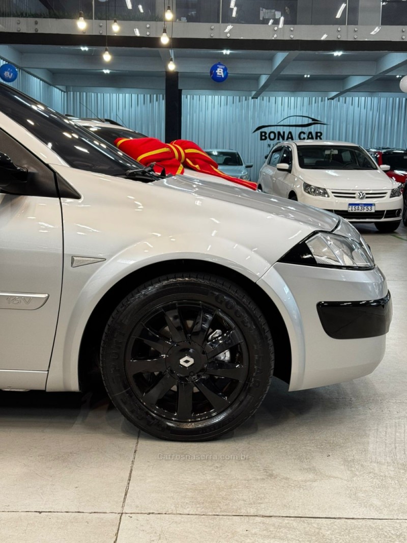 MÉGANE 1.6 DYNAMIQUE GRAND TOUR 16V FLEX 4P MANUAL - 2011 - CAXIAS DO SUL