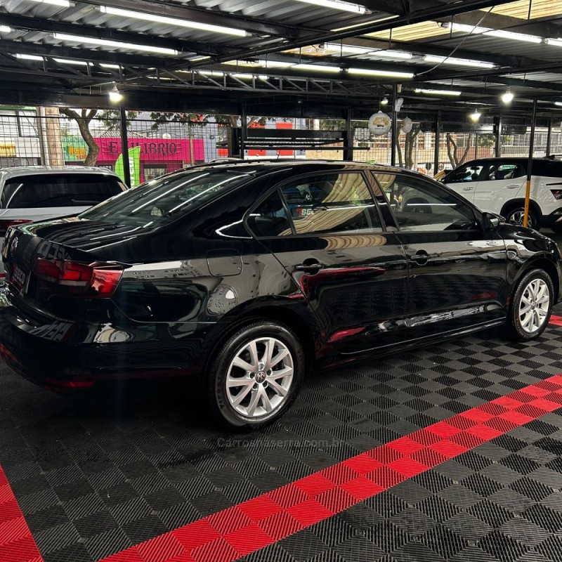 JETTA 2.0 TRENDLINE FLEX 4P TIPTRONIC - 2016 - PASSO FUNDO