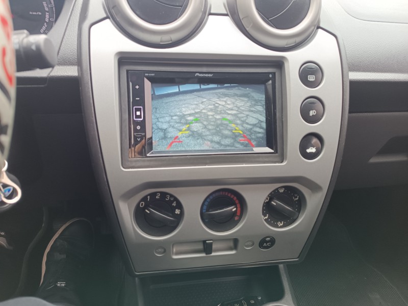 FIESTA 1.6 MPI HATCH 8V FLEX 4P MANUAL - 2014 - FLORES DA CUNHA