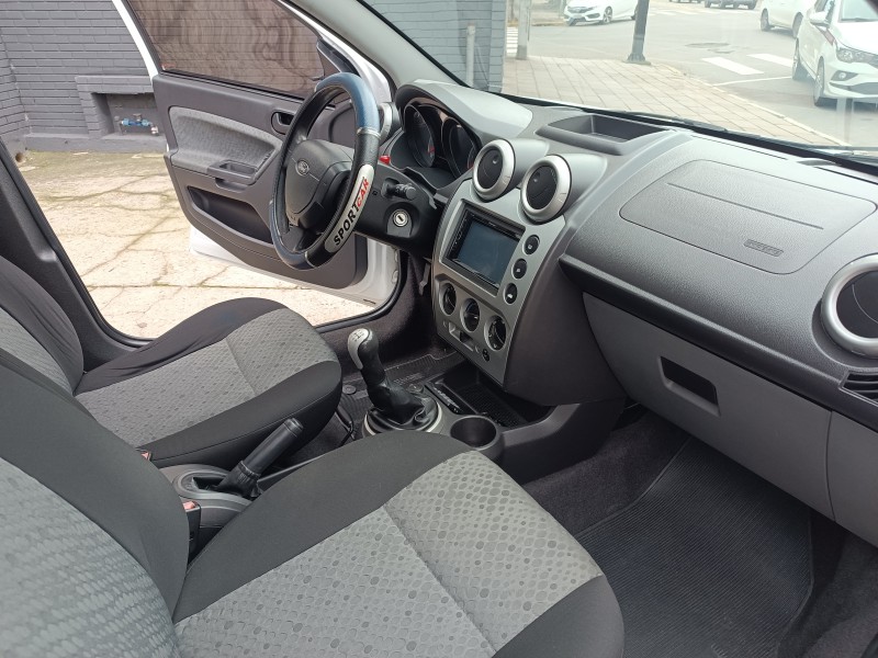 FIESTA 1.6 MPI HATCH 8V FLEX 4P MANUAL - 2014 - FLORES DA CUNHA