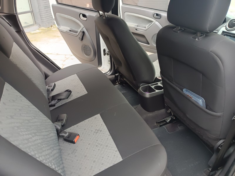 FIESTA 1.6 MPI HATCH 8V FLEX 4P MANUAL - 2014 - FLORES DA CUNHA