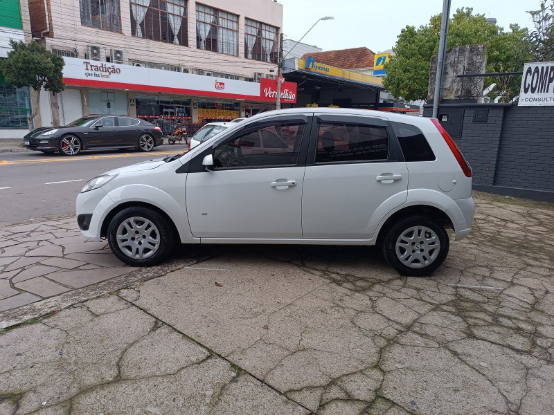 FIESTA 1.6 MPI HATCH 8V FLEX 4P MANUAL - 2014 - FLORES DA CUNHA