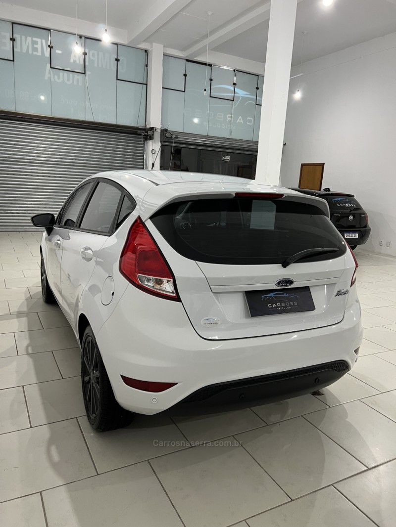 FIESTA 1.6 SE HATCH 16V FLEX 4P MANUAL - 2015 - CAXIAS DO SUL