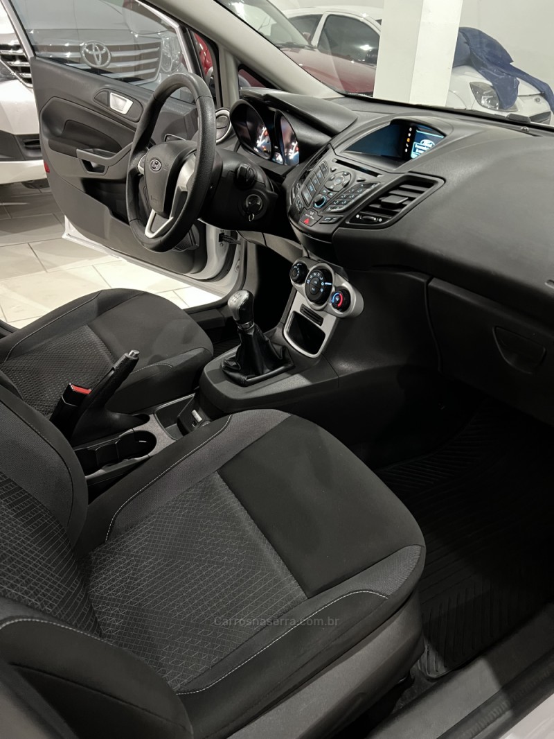 FIESTA 1.6 SE HATCH 16V FLEX 4P MANUAL - 2015 - CAXIAS DO SUL