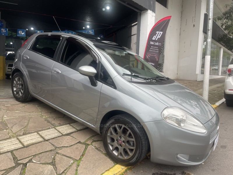 PUNTO 1.4 ATTRACTIVE ITALIA 8V FLEX 4P MANUAL - 2010 - BENTO GONçALVES