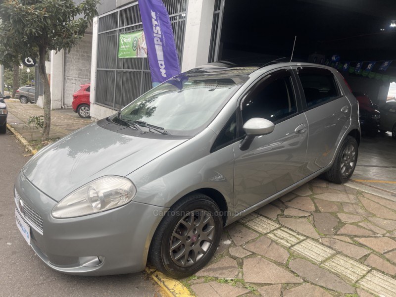 PUNTO 1.4 ATTRACTIVE ITALIA 8V FLEX 4P MANUAL - 2010 - BENTO GONçALVES