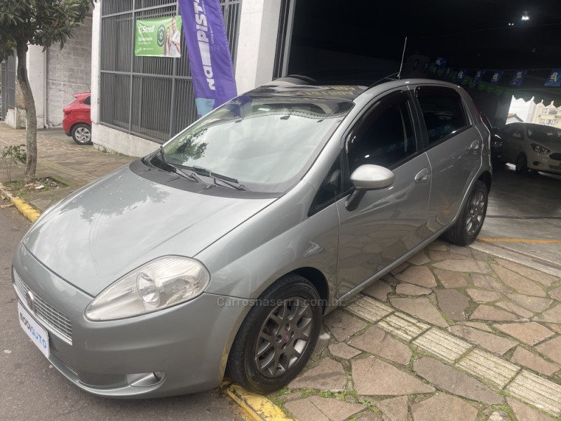 PUNTO 1.4 ATTRACTIVE ITALIA 8V FLEX 4P MANUAL - 2010 - BENTO GONçALVES