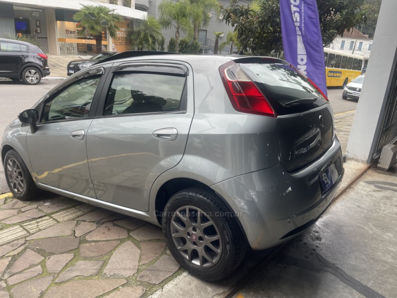 PUNTO 1.4 ATTRACTIVE ITALIA 8V FLEX 4P MANUAL - 2010 - BENTO GONçALVES