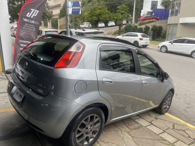 PUNTO 1.4 ATTRACTIVE ITALIA 8V FLEX 4P MANUAL - 2010 - BENTO GONçALVES